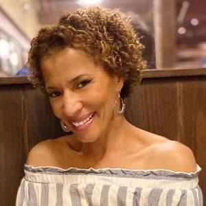 Meet your Posher, Cassandra